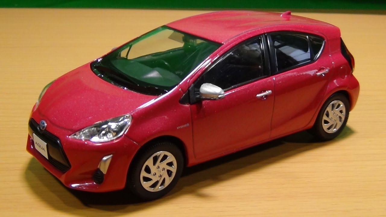 AQUA ロト装備 ミニカー ドラゴンクエスト トヨタ アクア 試乗CP 当選