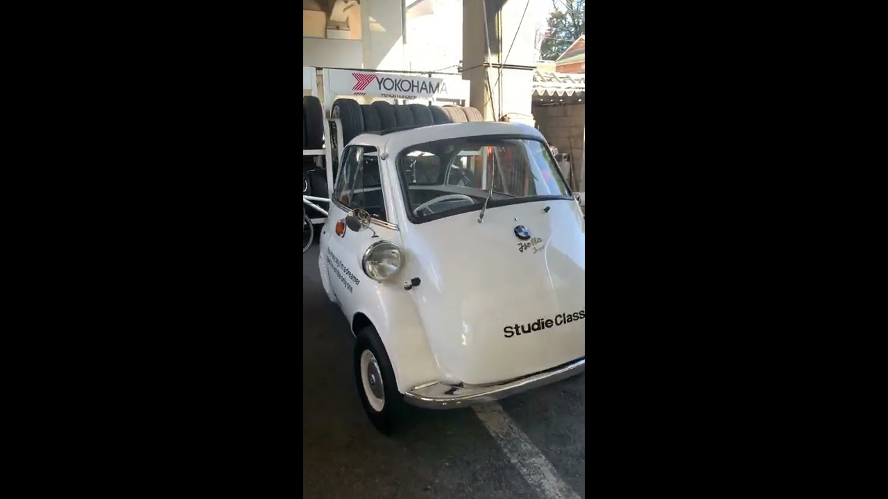 Here's how to drive a BMW Isetta. - YouTube