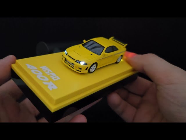 1/64 Kyosho Mini Car & Book Special Edition Nismo 400R with MOTN