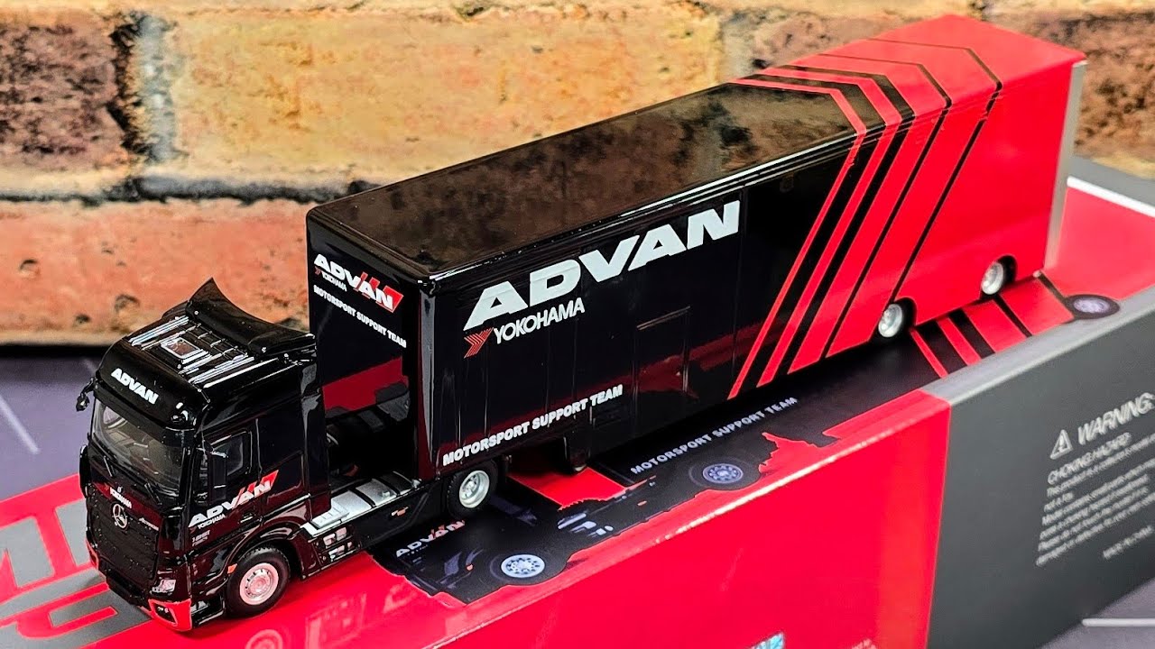 REVIEW: MINI GT ADVAN Mercedes-Benz Actros W/ Racing Transporter 1