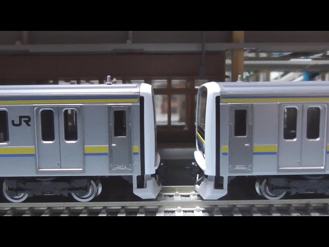Nゲージ TOMIX 209系2100番台 房総色 連結作業 - YouTube