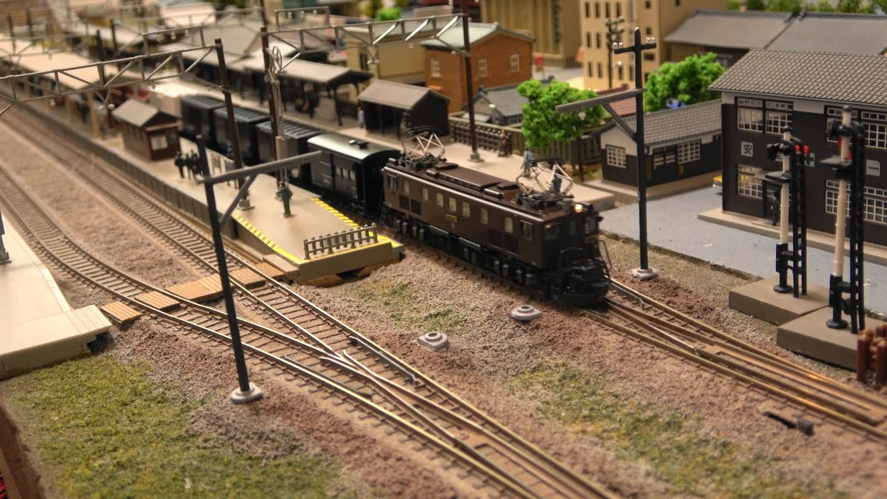 KATO EF15貨物列車 - YouTube