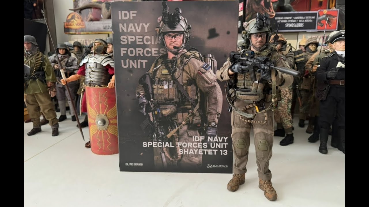 Unboxing the 1/6 scale Hot Toys The Air Force TACP action figure