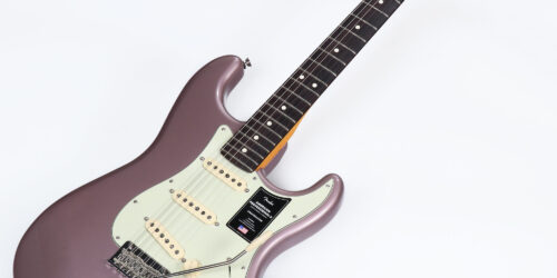 Fender から、国内イシバシ限定販売、人気カラー、バーガンディー