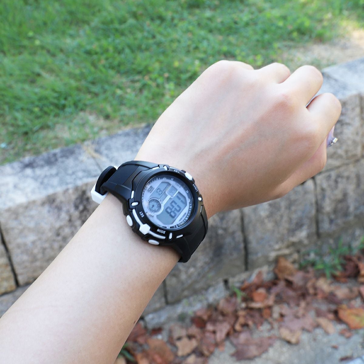 ICE digit explorer - ブラックホワイト - スモール | アイスウォッチ