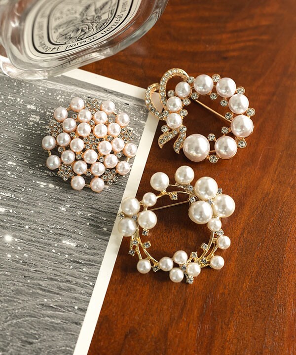 花モチーフ ブローチ パール付き 25mm*18mm 花モチーフ ブローチ