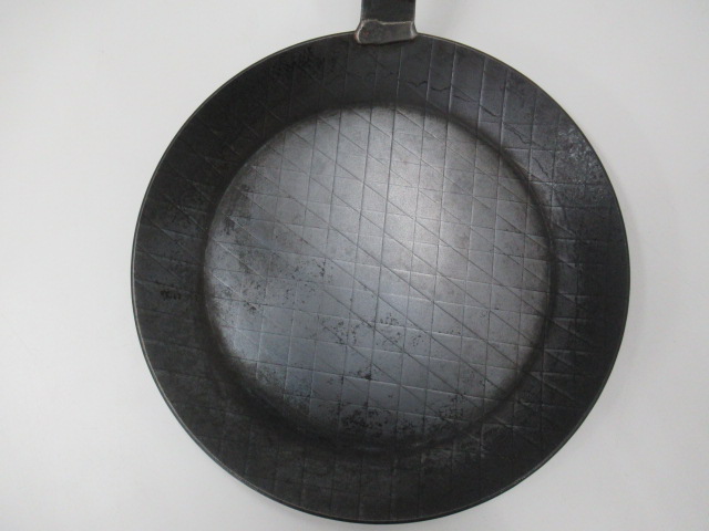 シュミーデアイゼンフライパン（ケース、フタセット） | アウトドア