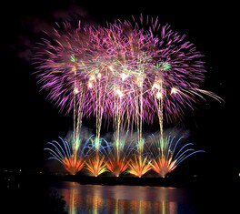 伊勢市制施行20周年記念 第73回 伊勢神宮奉納全国花火大会（伊勢市）の