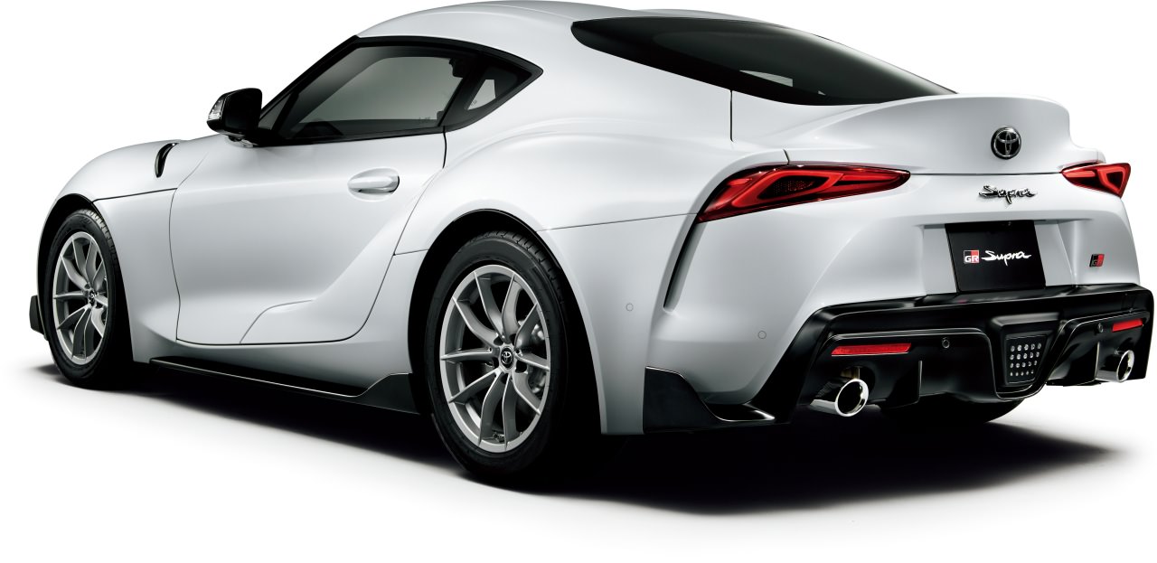 トヨタ新型「スープラ」発売 ― 価格は直列6気筒ターボを積んだ「RZ」で