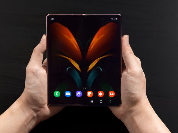 Samsungが「Galaxy Z Fold2」の詳細を発表 初号機から何が変わった