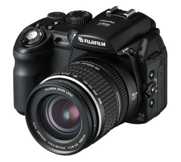実効903万画素、富士写真フイルムがデジ一眼「FinePix S9000」発表