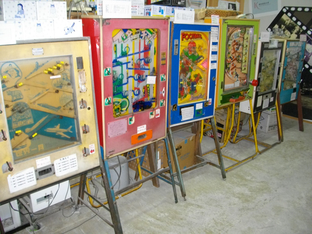 あのスリルと興奮をもう一度、「駄菓子屋ゲーム貯金箱」が登場：昭和の