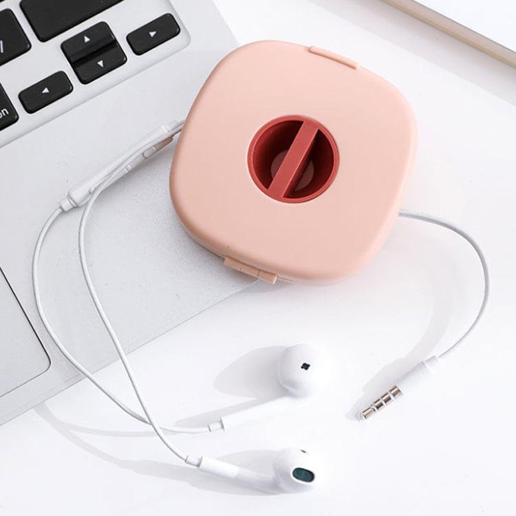 minana / 送料無料 ケーブルホルダー 収納ケース 巻き取り コード