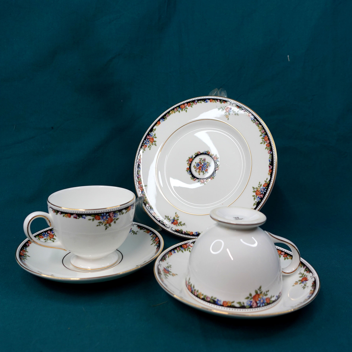 WEDGWOOD[ウエッジウッド] オズボーン カップ＆ソーサー＆プレート 2客