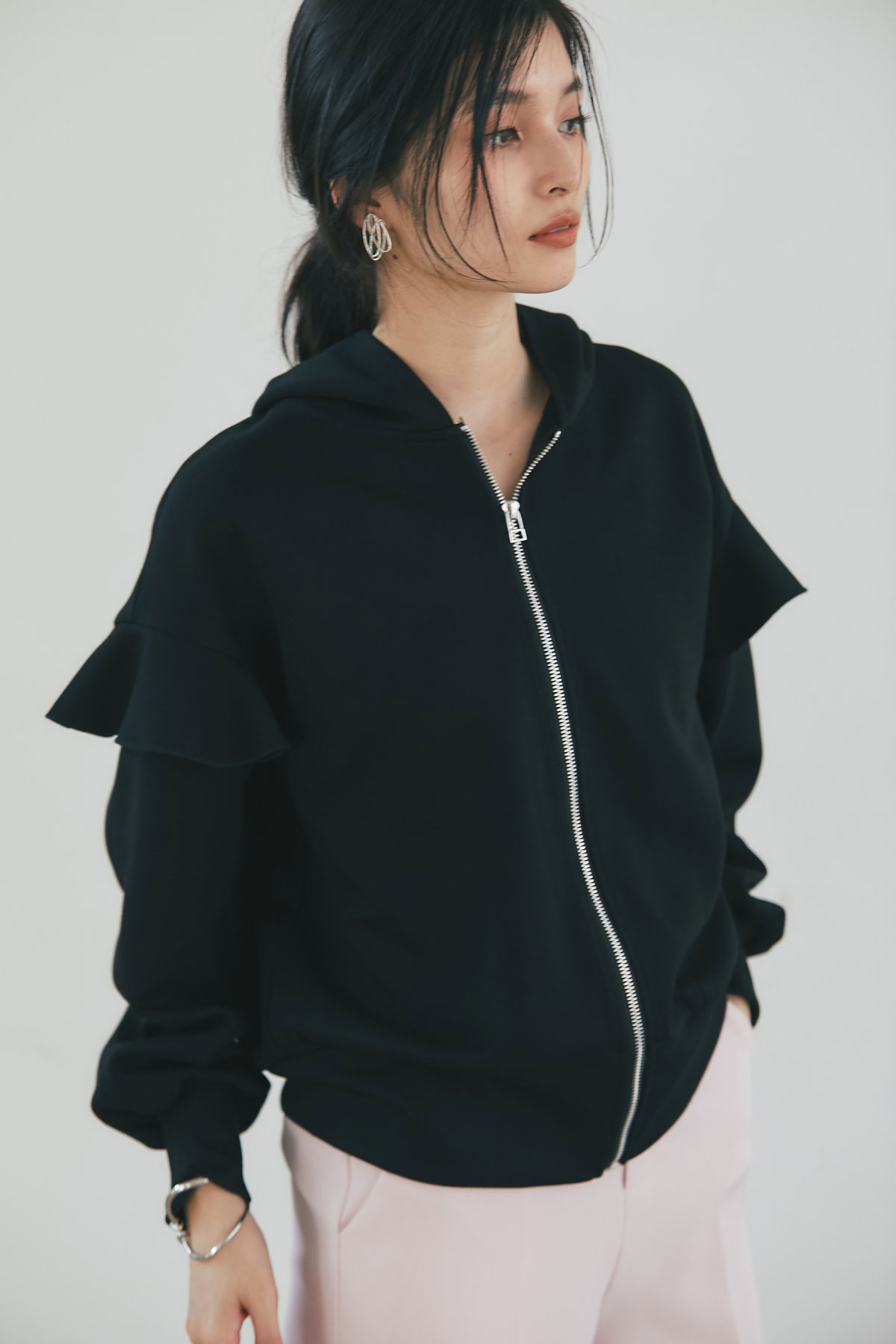 ボンディングフリルパーカー