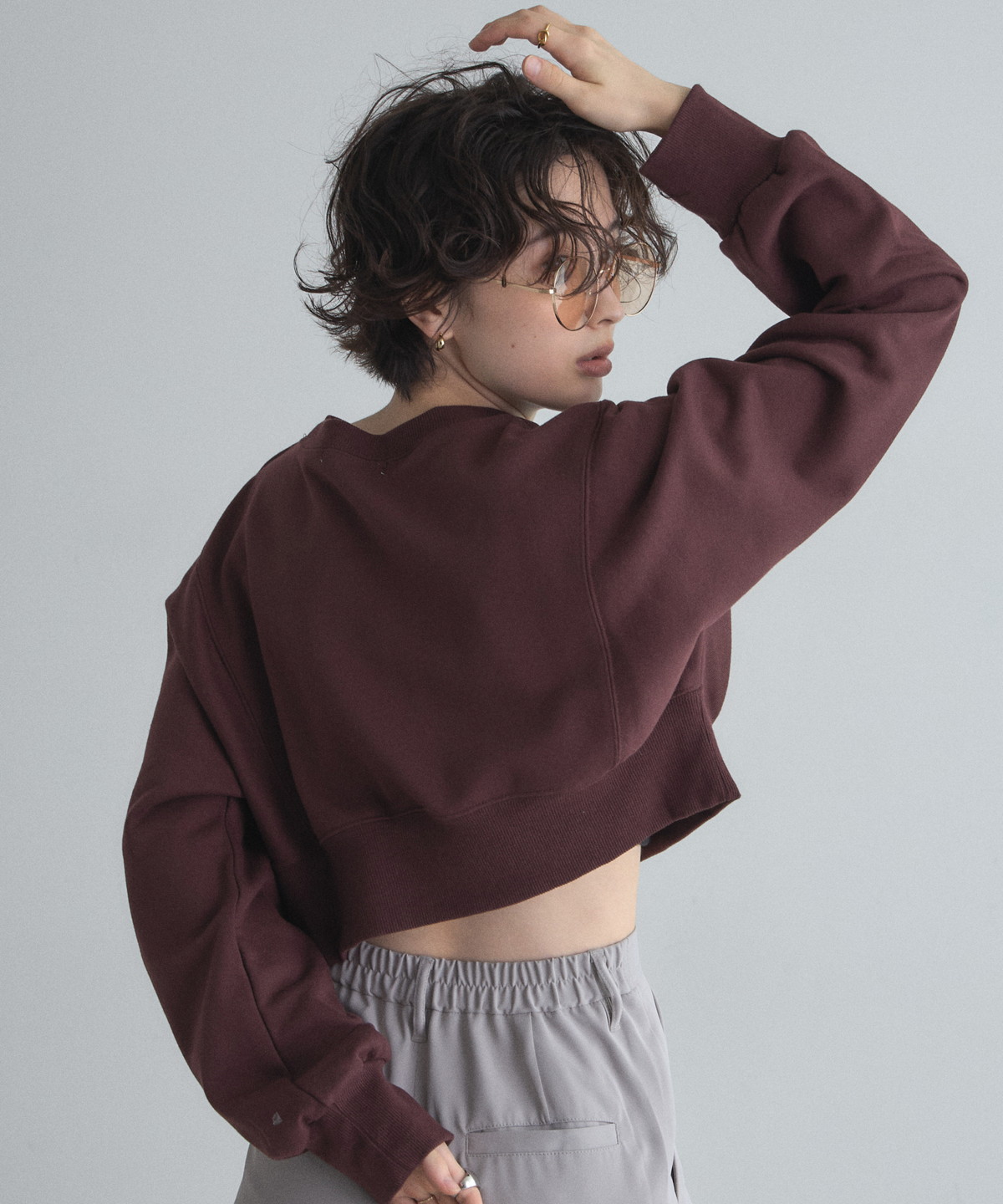 オフィシャルサイト限定】ショート丈カラースウェット