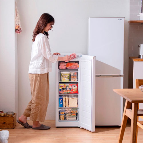 楽天市場】スリム冷凍庫 80L IUSN-8A-W ホワイト アイリスオーヤマ