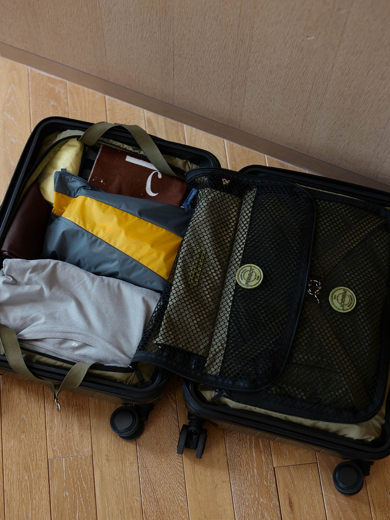 【新品未使用】スーザンベル ポーチ&ストラップ M 楽天市場】 アイテム一覧 > スーザン ベル > ポーチM : scope version.R