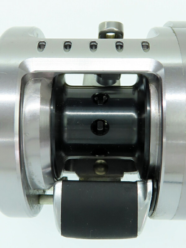 SHIMANO】シマノ『10カルカッタコンクエスト100DC 右ハンドル』02279