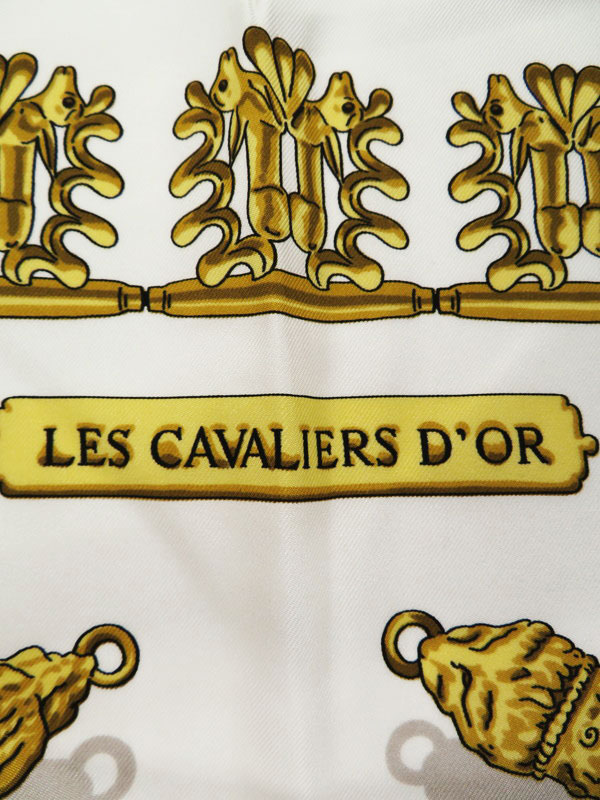HERMES】【LES CAVALIERS D'OR】【フランス製】エルメス『カレ90 黄金
