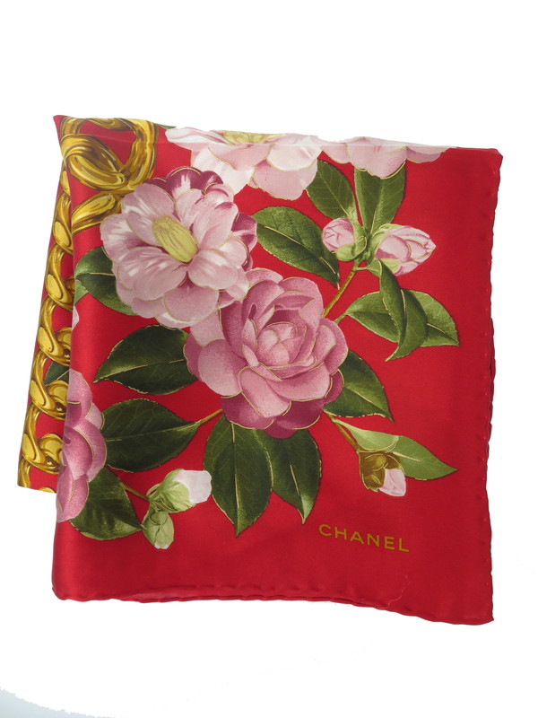 CHANEL】【椿】【カメリア】【イタリア製】シャネル『花柄スカーフ