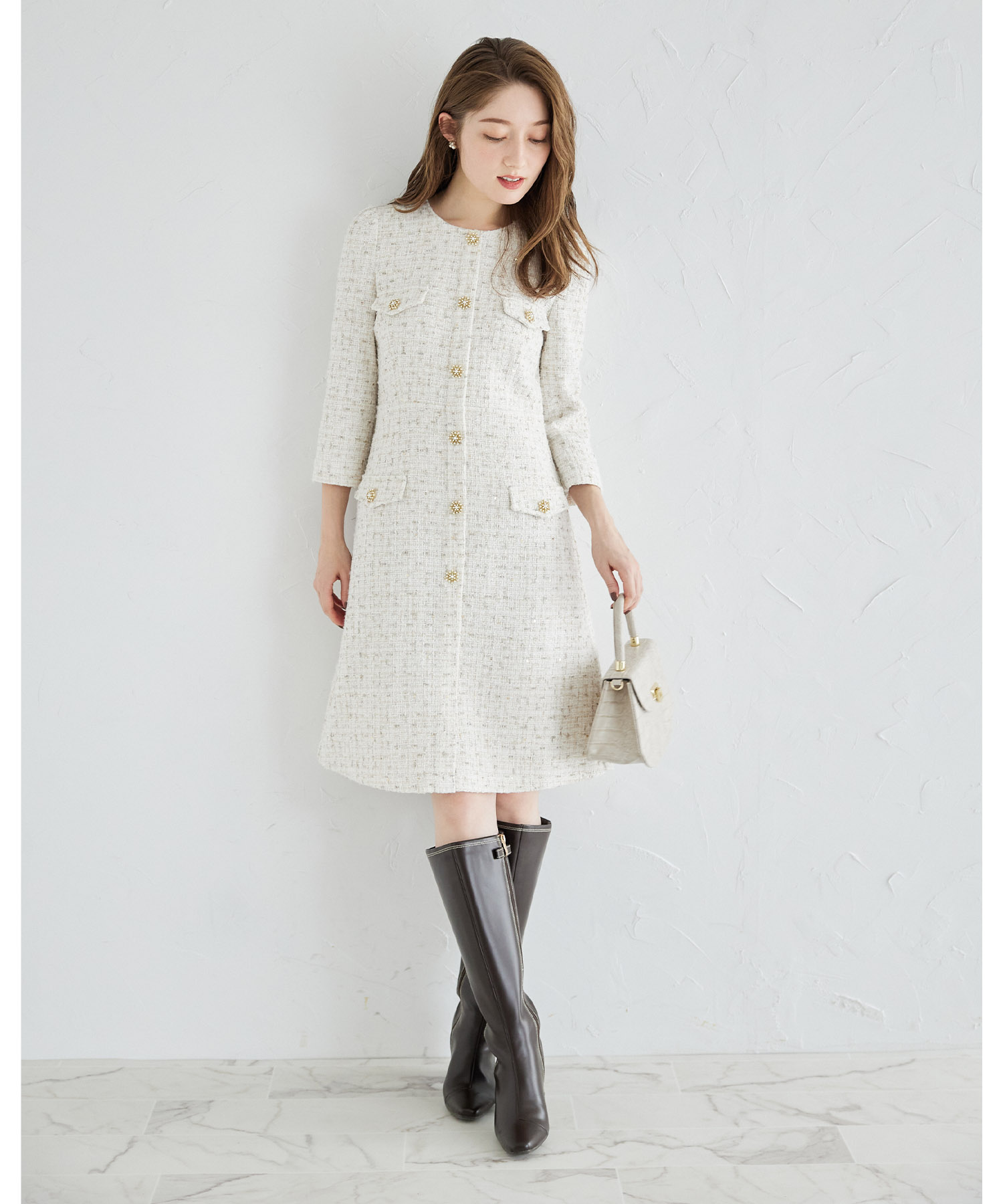 スノーフレーク飾り釦付きツイードワンピース