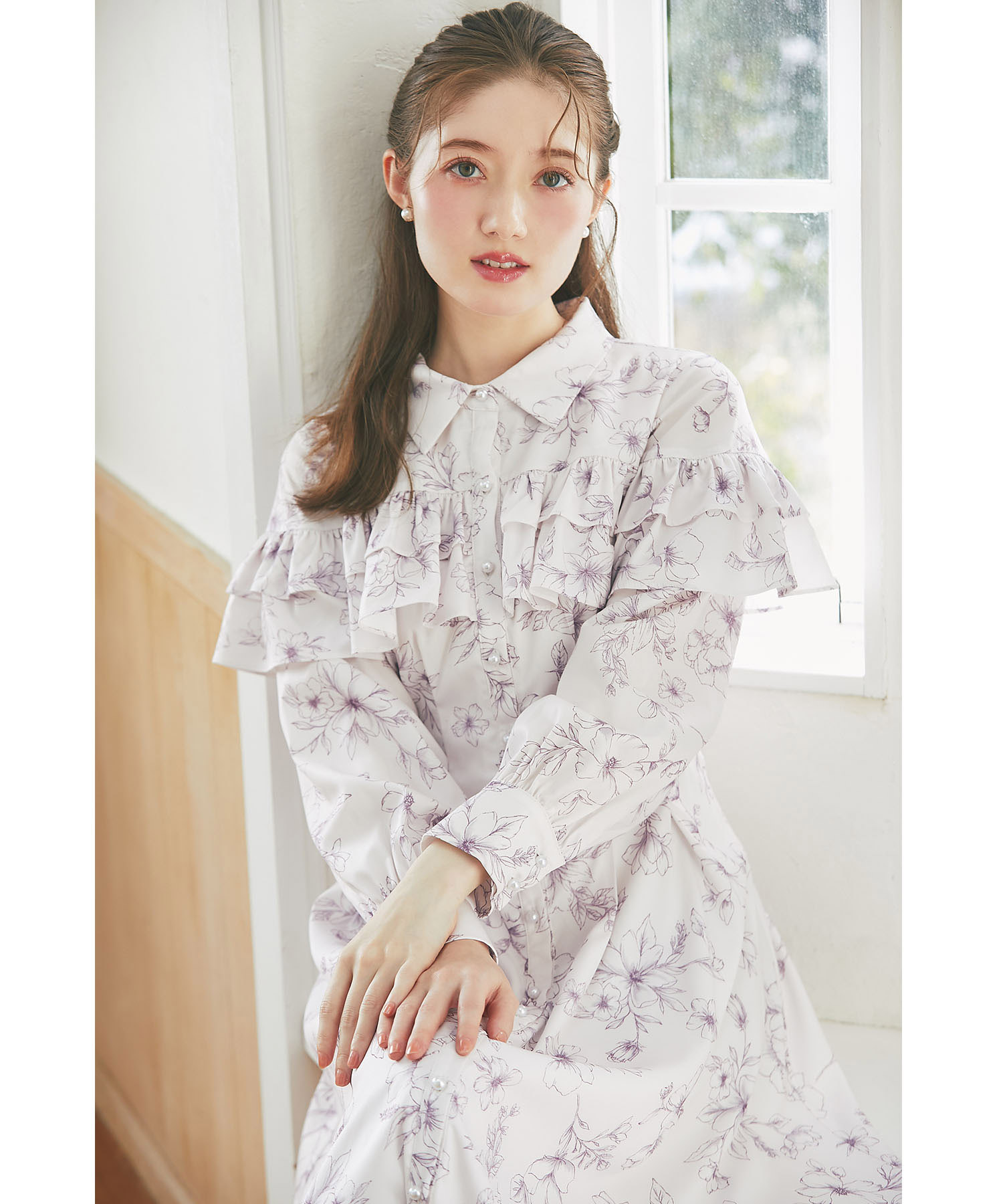 パール釦バックレースアップフリルヨークフラワープリントシャツワンピース