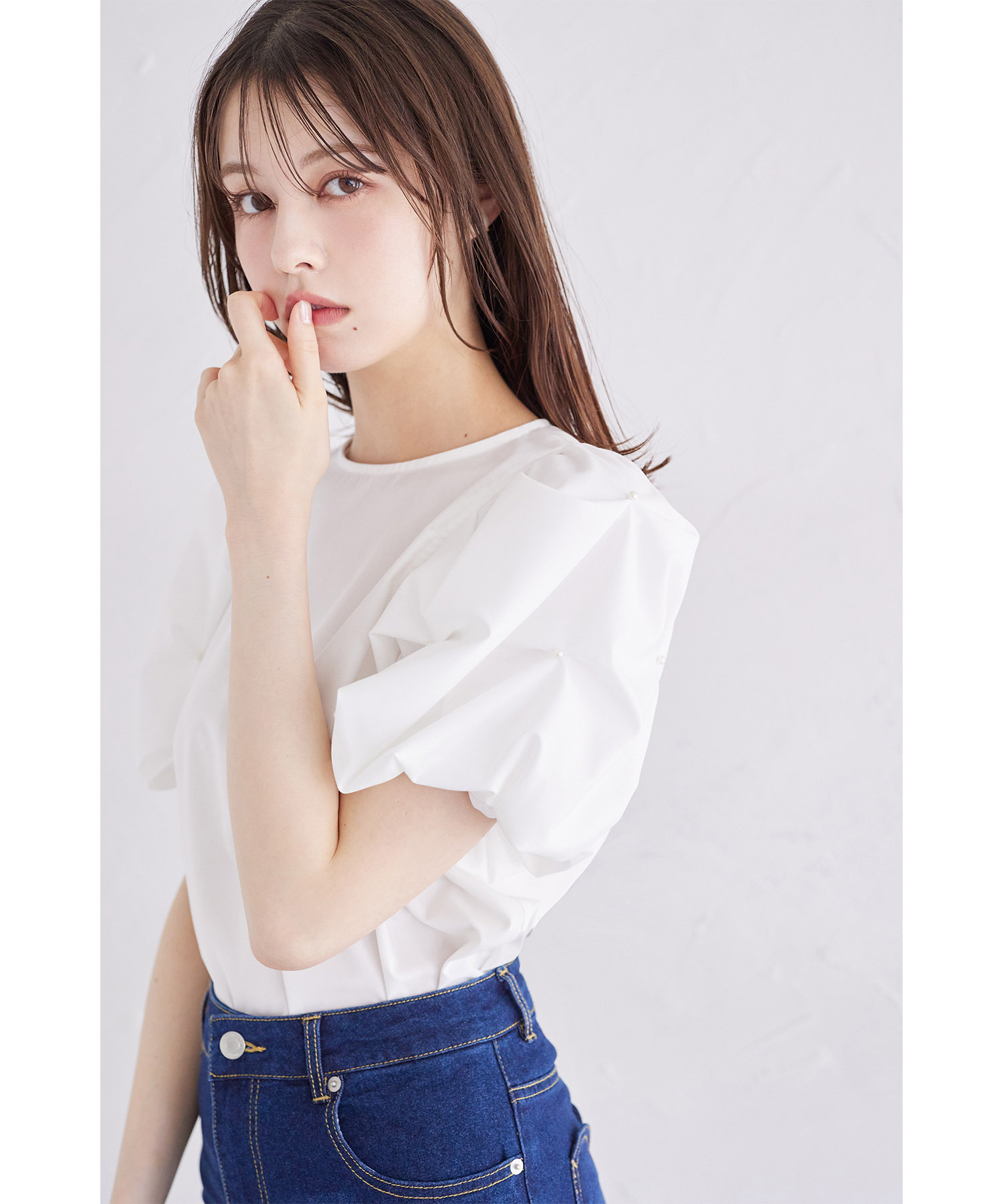 袖パール付きスモッキングブラウス