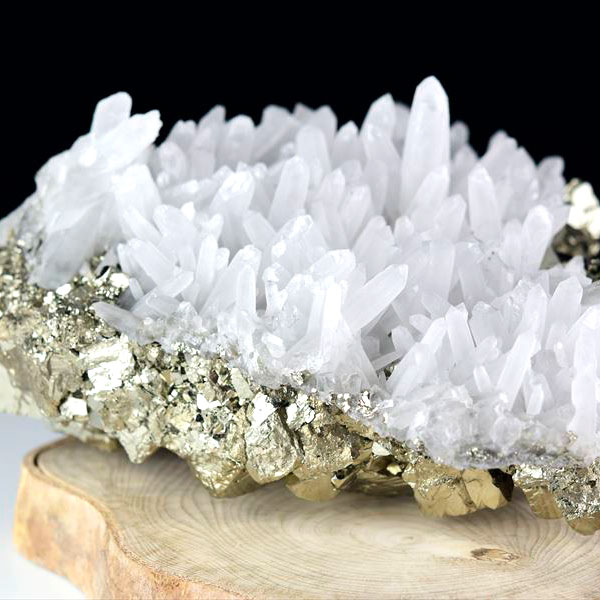 楽天市場】◇水晶共生◇動画あり パイライト 黄鉄鉱 クラスター 原石