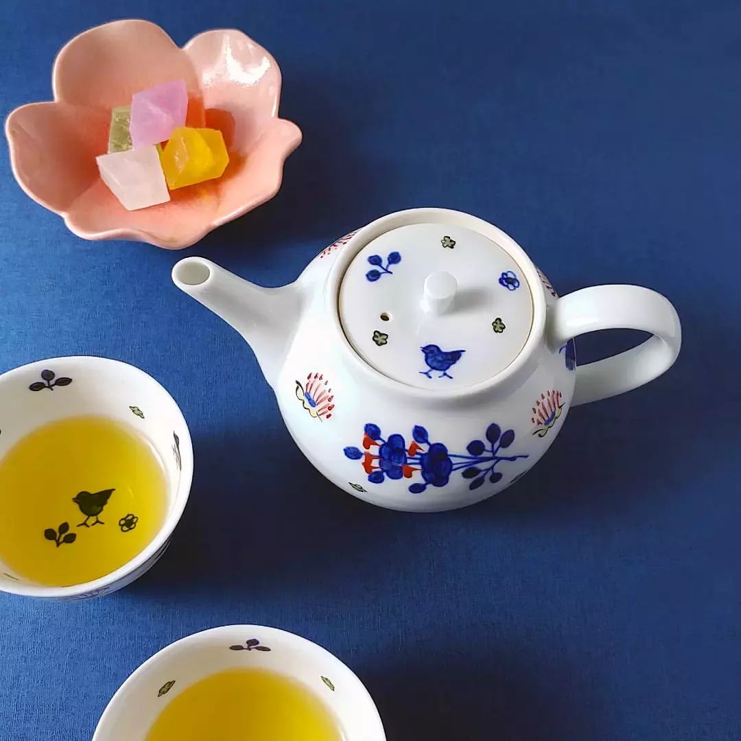 私の部屋　色絵花鳥紋 小丼　4個セット 楽天市場】 ▽食器 > ▽シリーズで探す > 色絵花鳥紋 : 私の部屋楽天市場店