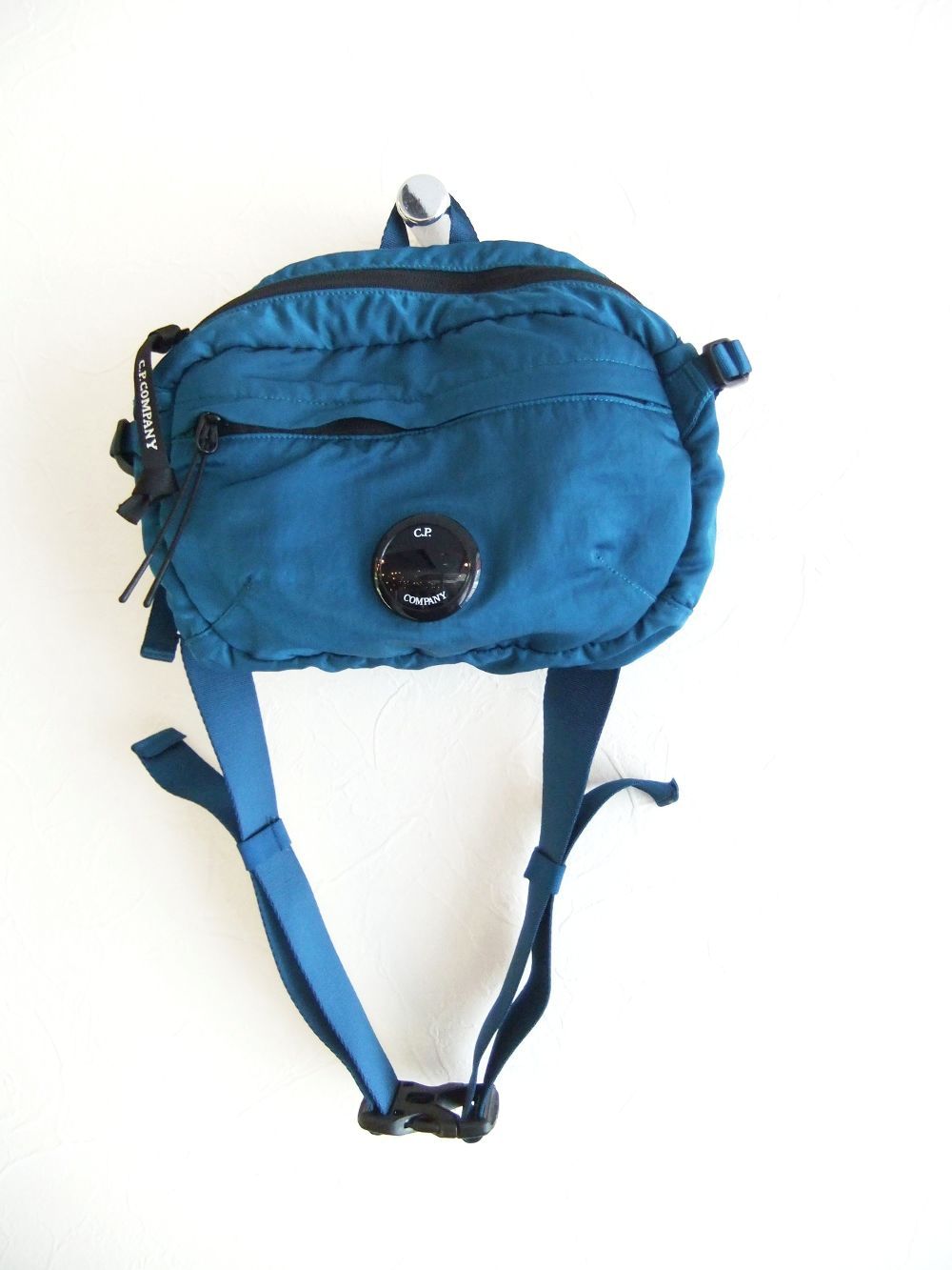 C.P. COMPANY - NYLON B CROSSBODY PACK ( ブルー ) ミニバッグ