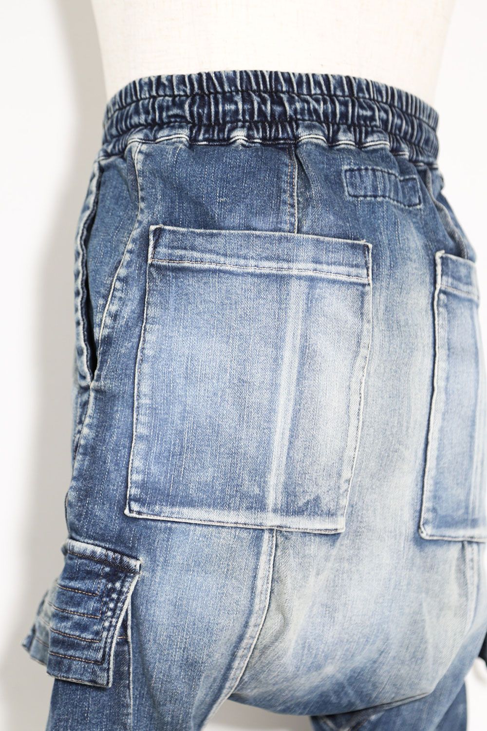 A.F ARTEFACT - ストレッチデニムサルエルカーゴパンツ / Indigo