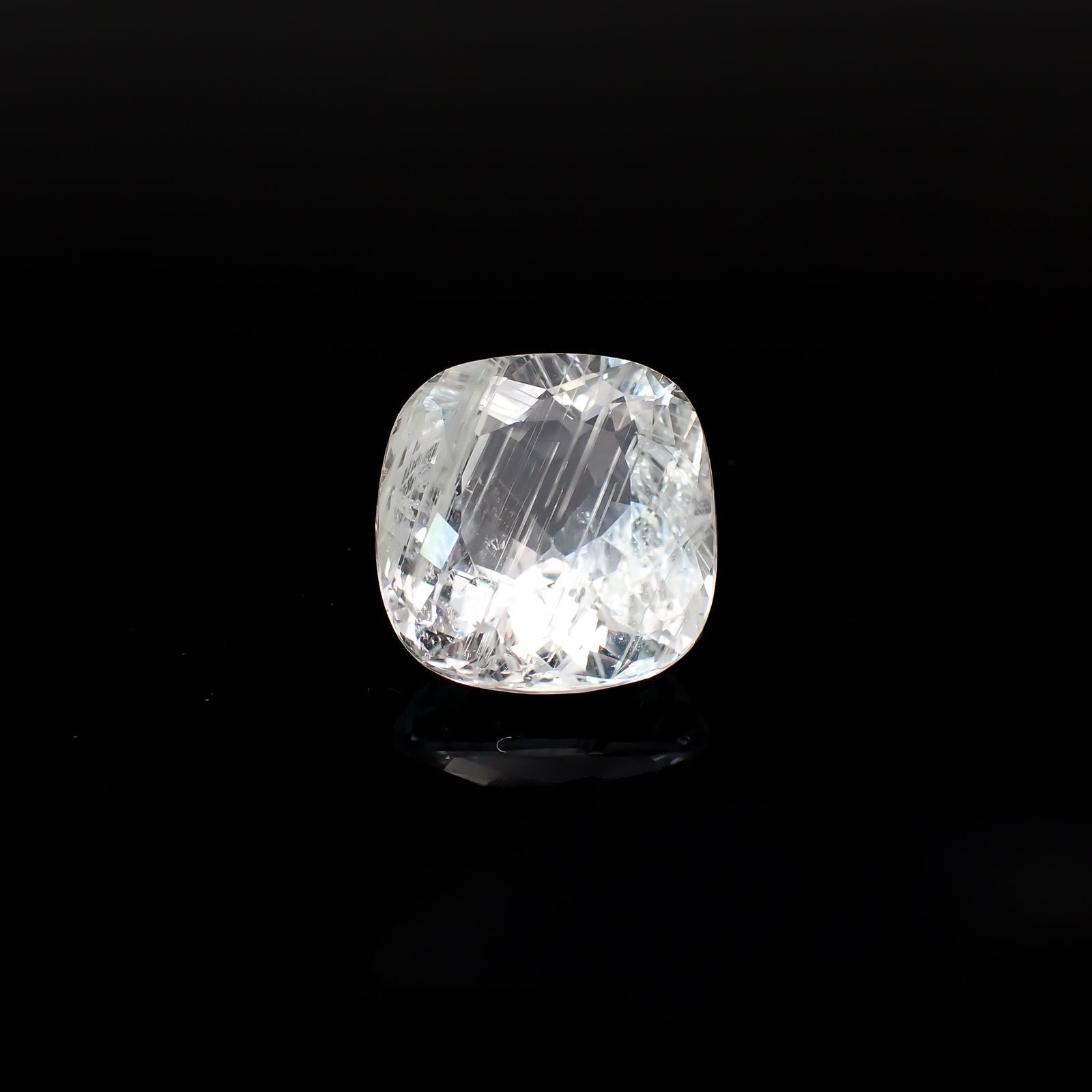 ニードルイントパーズ（チューブイントパーズ）/ アパタイトイン