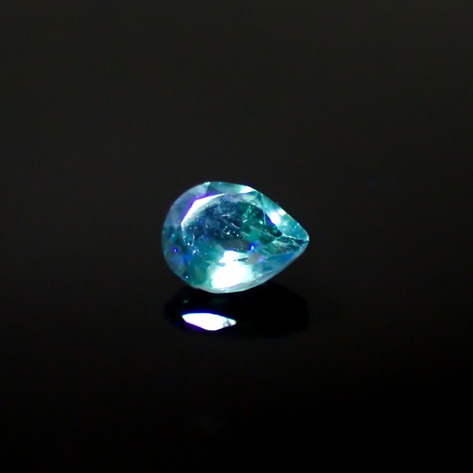 ブルーグリーンコーネルピン(宝石名ブルーグリーン・コーネルピン