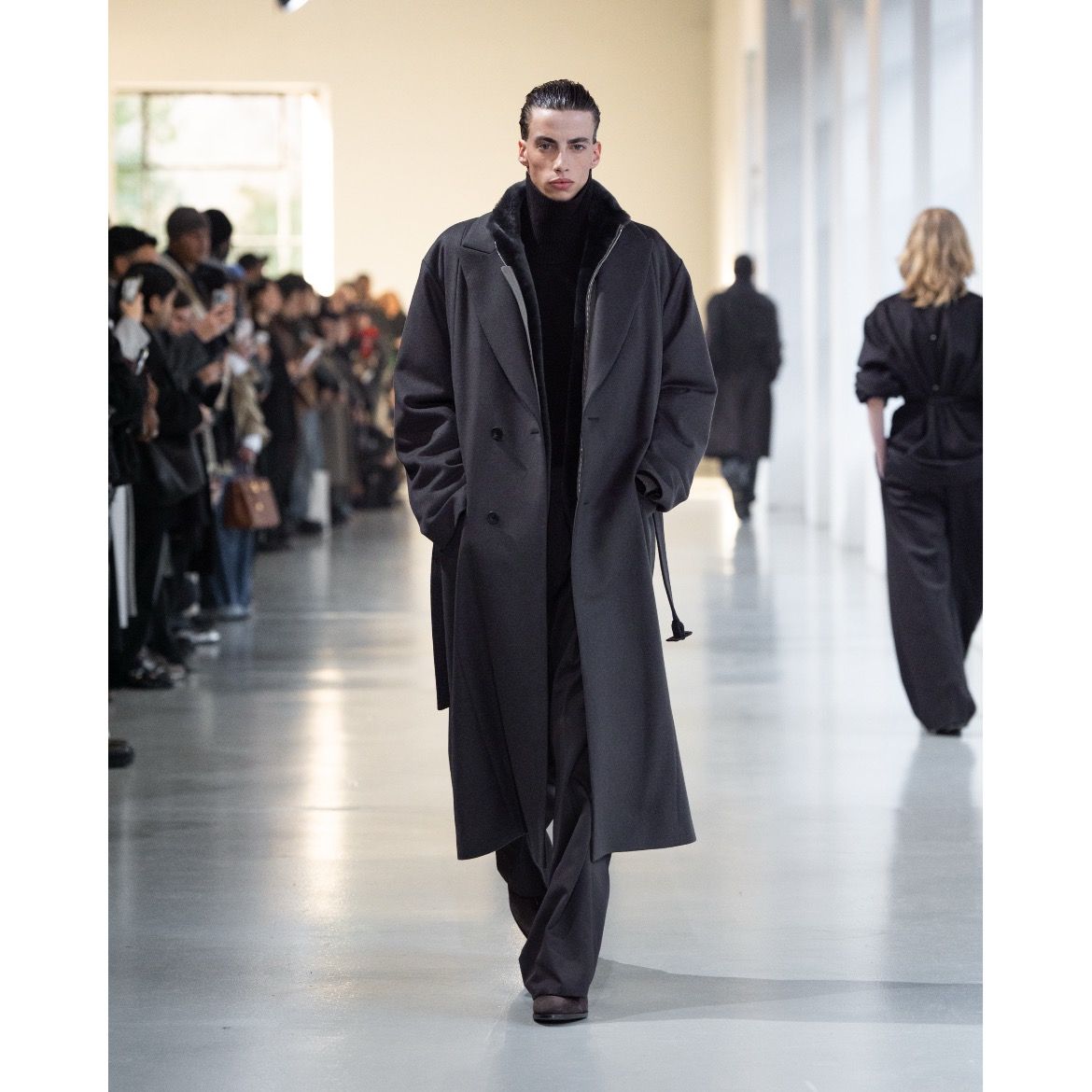 ssstein - 【残りわずか】Oversized Maxi Length Peak Lapel Coat(WOOL