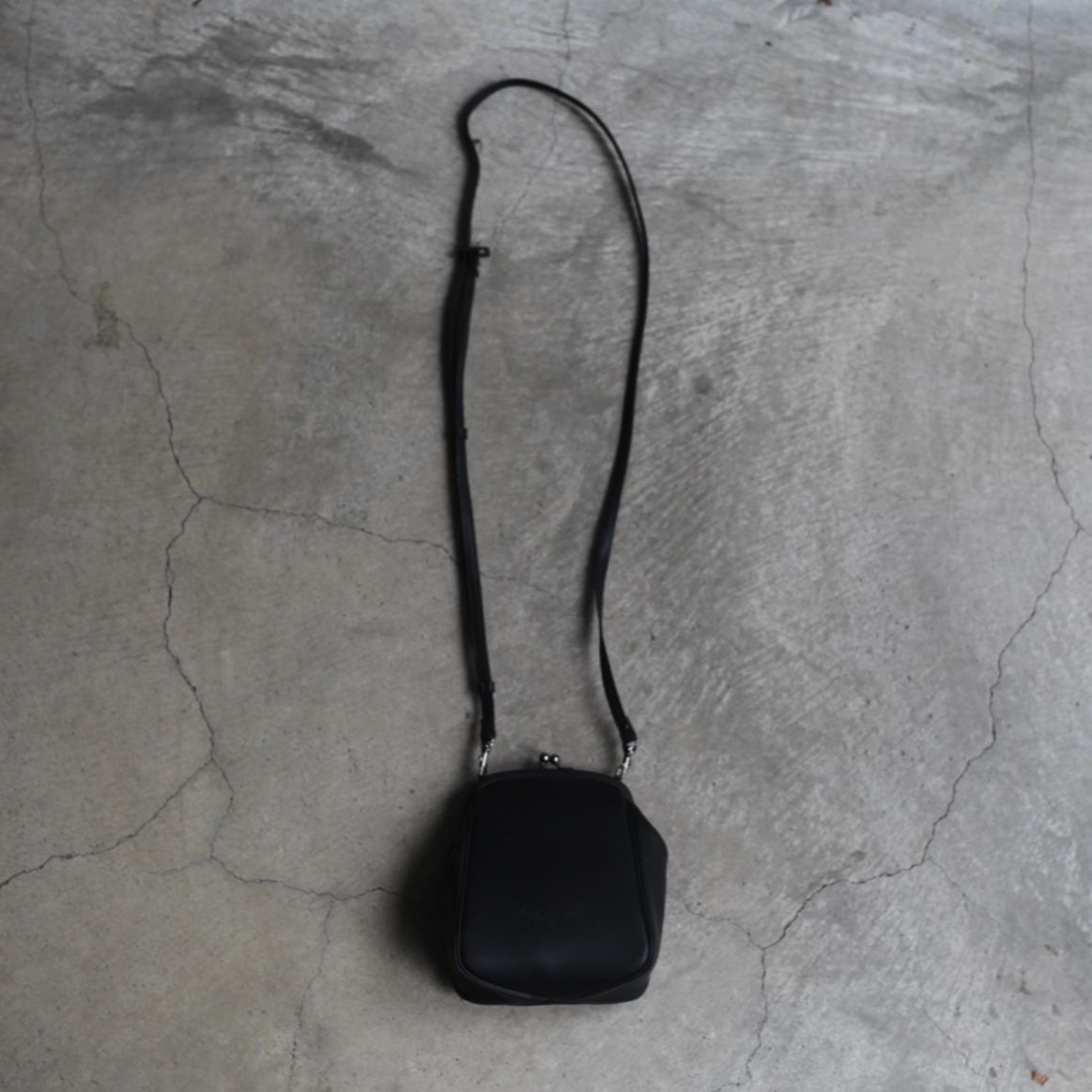 discord Yohji Yamamoto - 【残り一点】口金ポーチショルダー_M