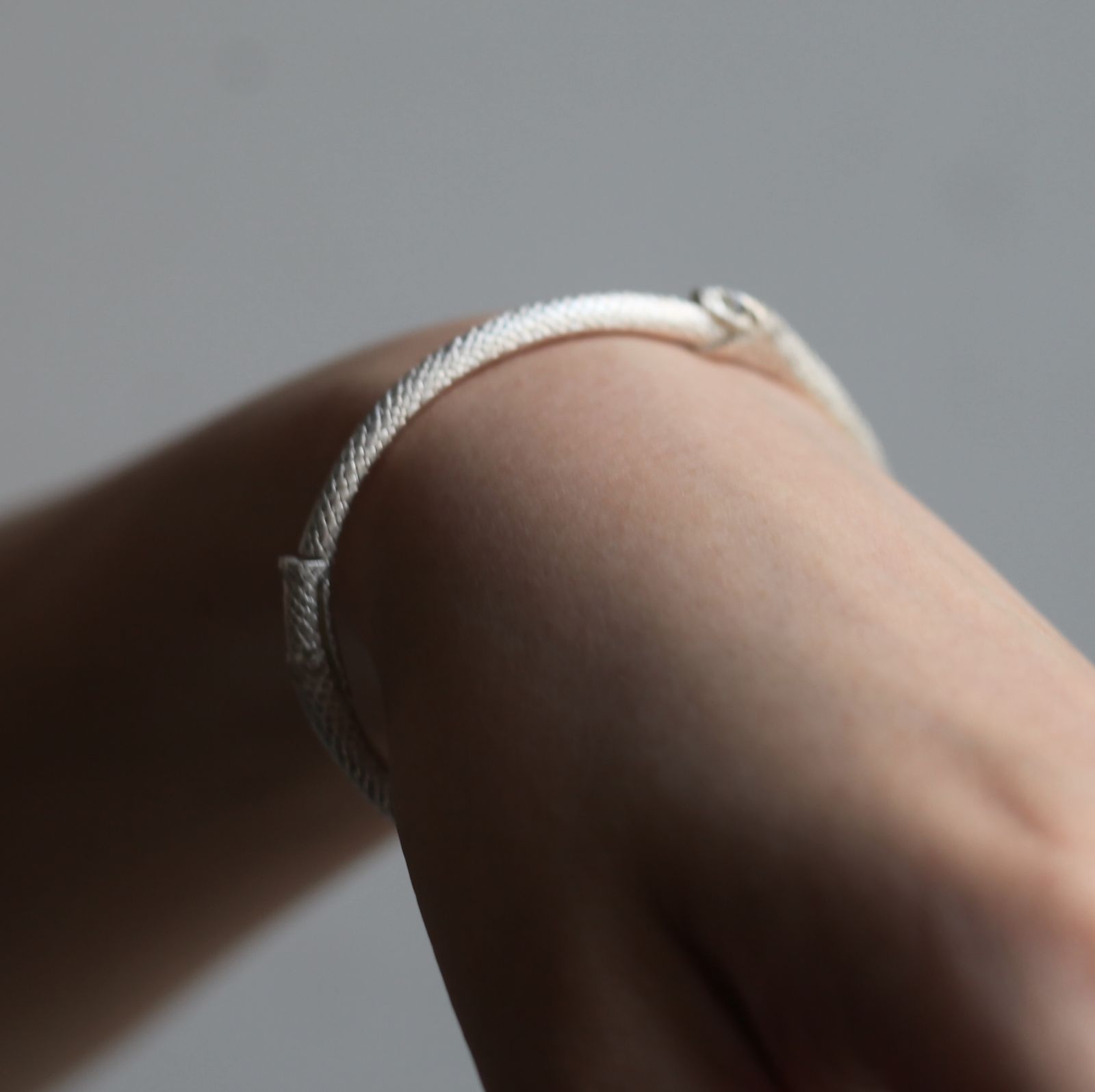 ELCAMI - 【お取り寄せ注文可能】ウロボロスバングル(GOLD) | ACRMTSM