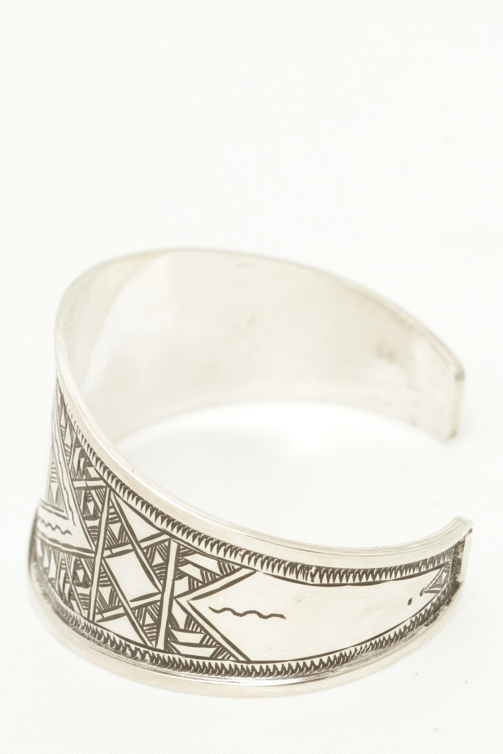 ADAWAT'N TUAREG - Affo / アフォ ハンドメイド シルバー バングル