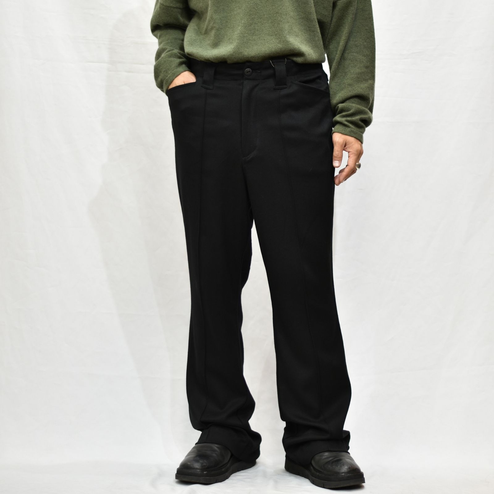 ISAMU KATAYAMA BACKLASH - レーヨンシルク ストレッチフレアパンツ