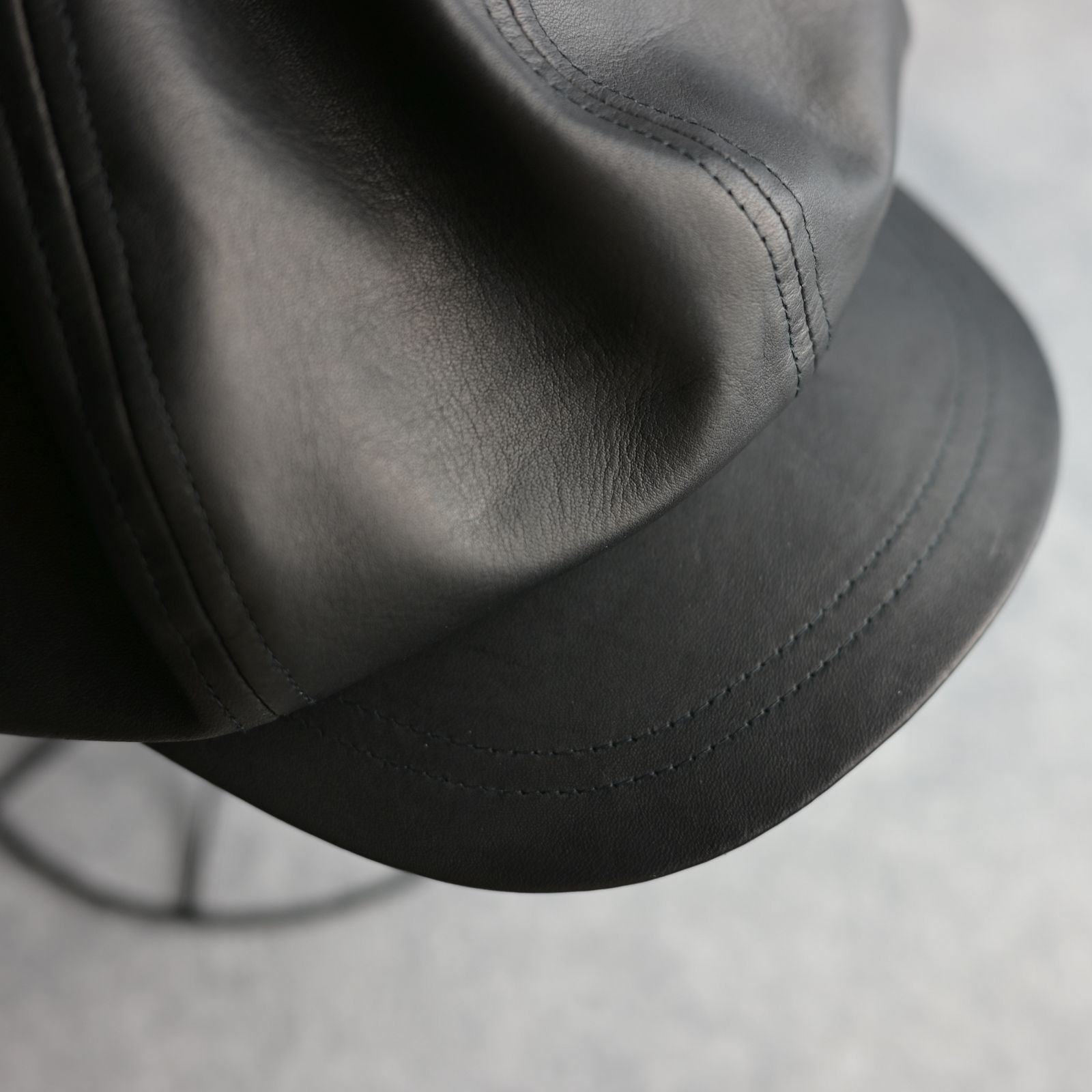 ISAMU KATAYAMA BACKLASH - Furniture Leather キャスケット （BLACK