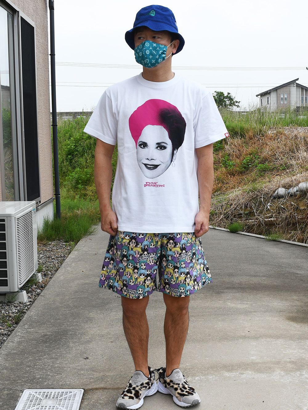 PUNK DRUNKERS - ［PDSxデヴィ・スカルノ］ カラフルヘアー夫人TEE | DOLL