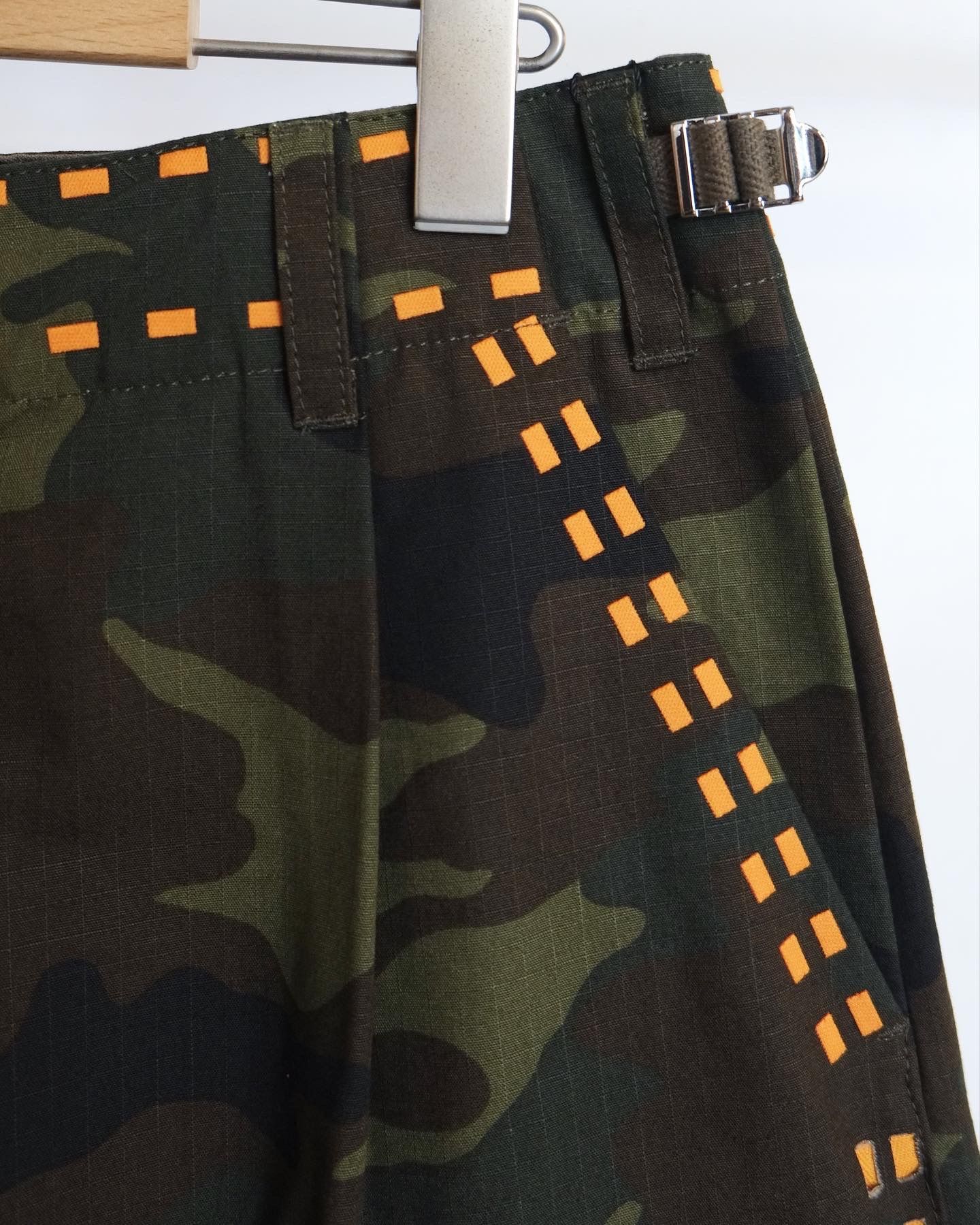 AMOK - 【定番デザイン】Laser Stitch Camoflage Pants / カーゴパンツ