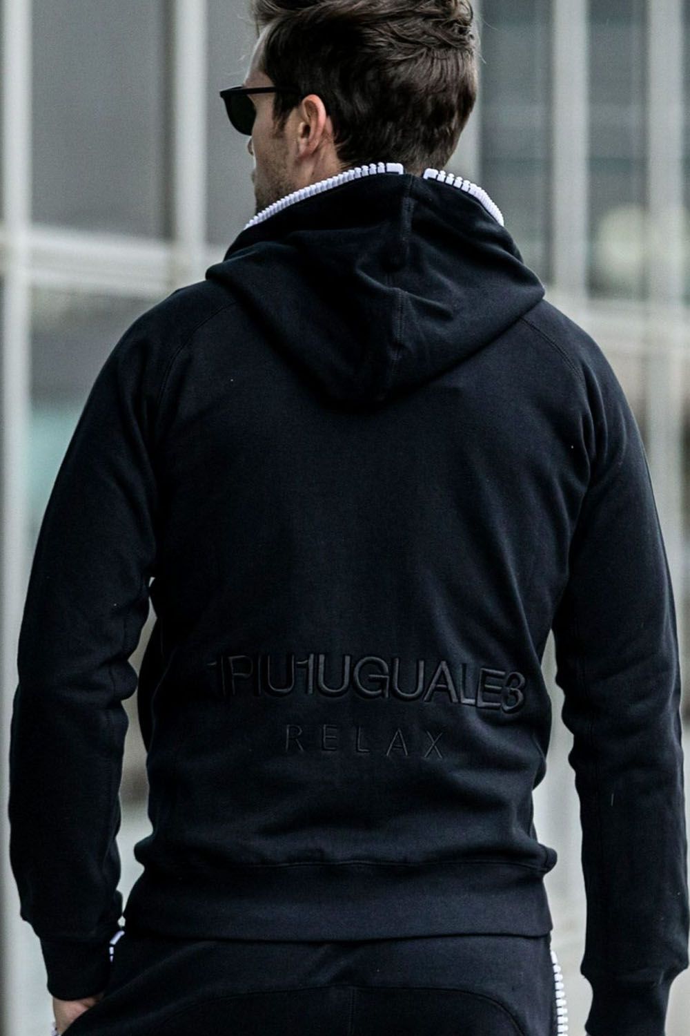 1PIU1UGUALE3 RELAX - BIG ZIP BACK LOGO HOODIE / ビッグジップ