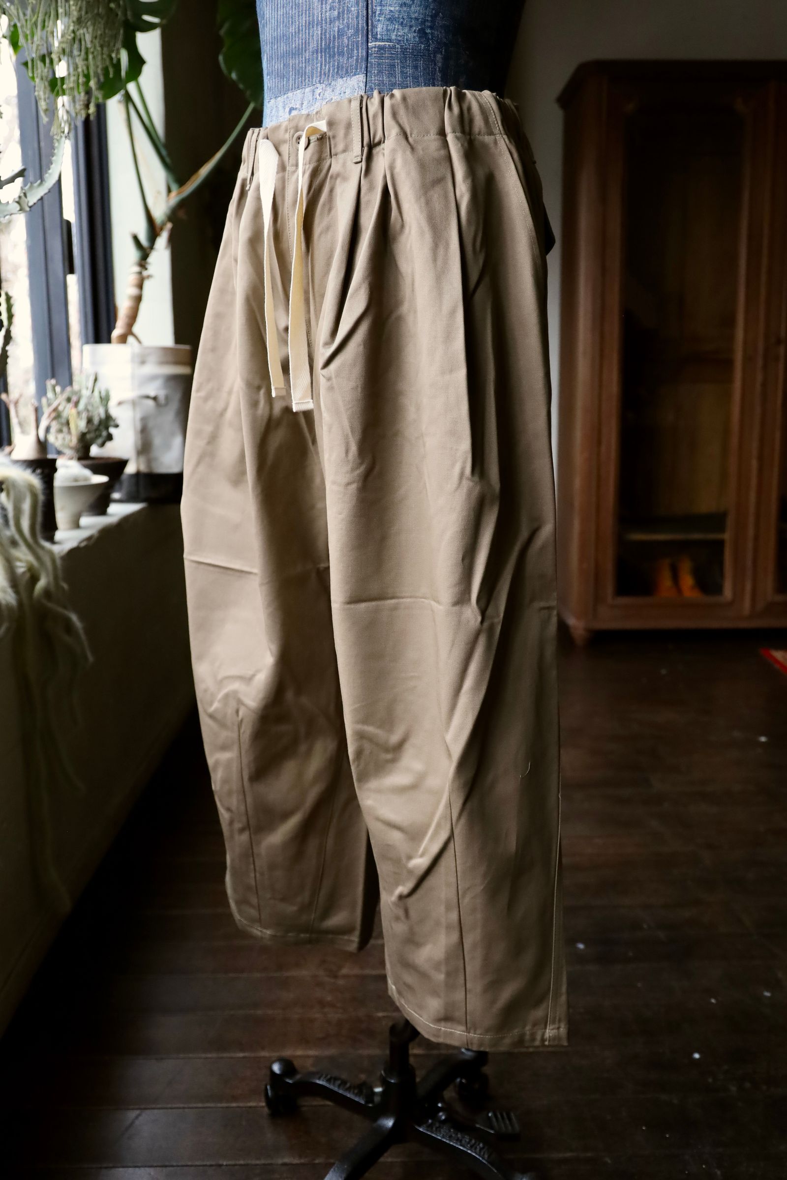 is-ness - イズネス25SS ワイドチノパンツ WIDE CHINO PANTS(16PT02T02