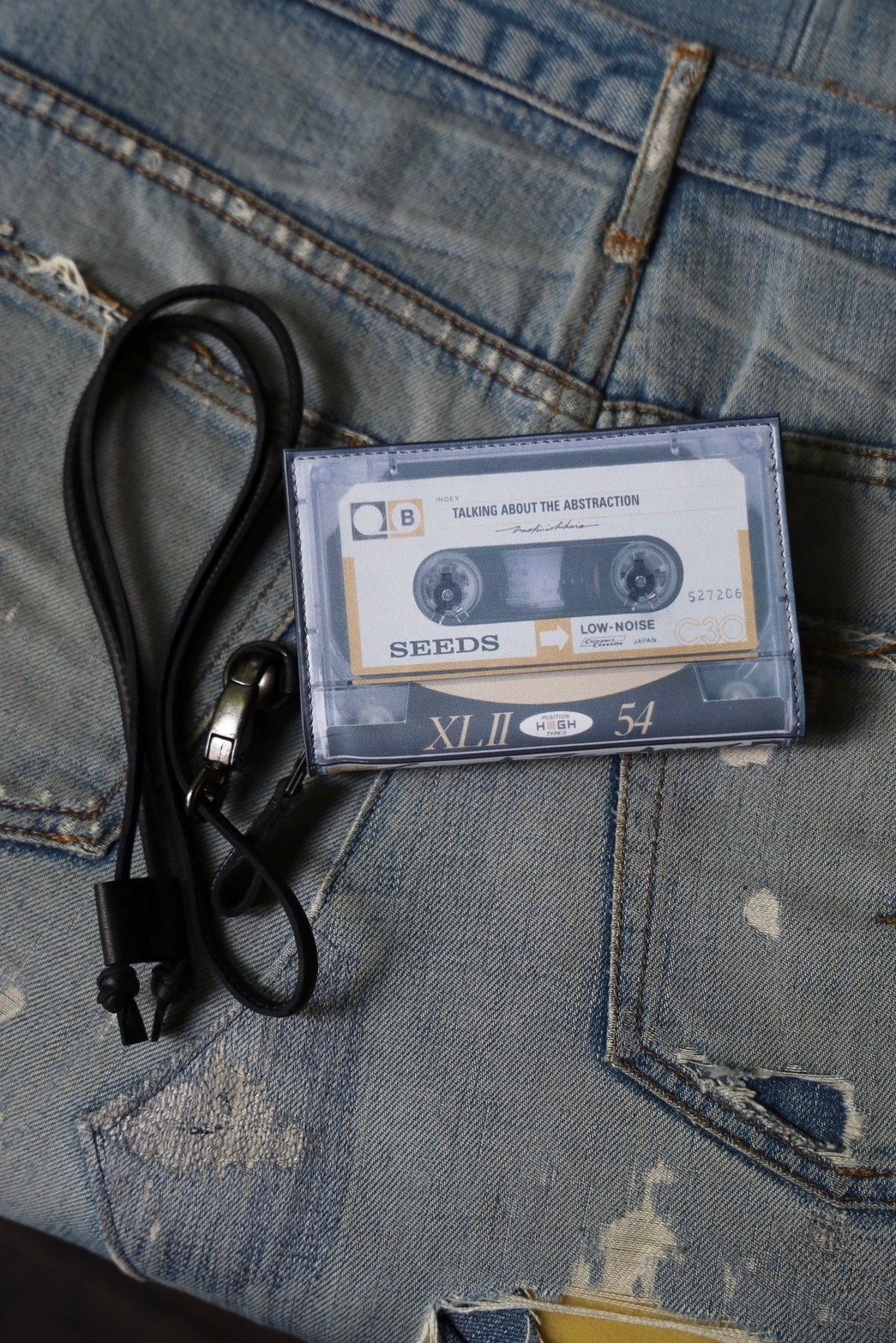 TALKING ABOUT THE ABSTRACTION (トーキングアバウトジ