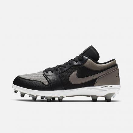 海外販売中】ナイキ エアジョーダン1 クリート ミッド & ロー 各5色