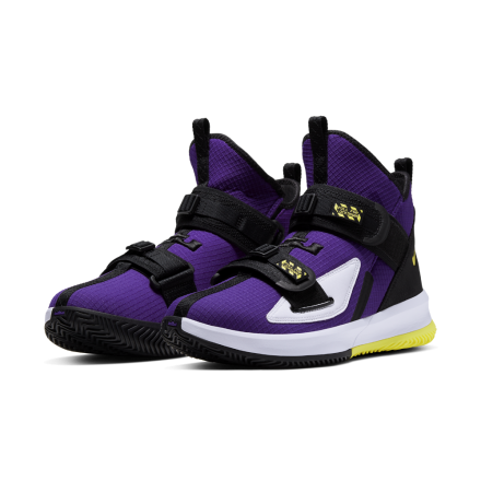 国内12月25日発売予定】ナイキ レブロン ソルジャー 12 SFG EP