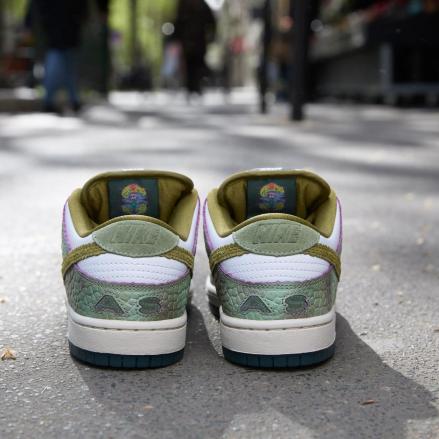 国内8月29日発売予定】 アレクシス・サブローン × ナイキ SB ダンク