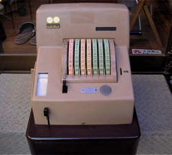 NCRの昭和レトロ、レジスター アンティーク らしさ