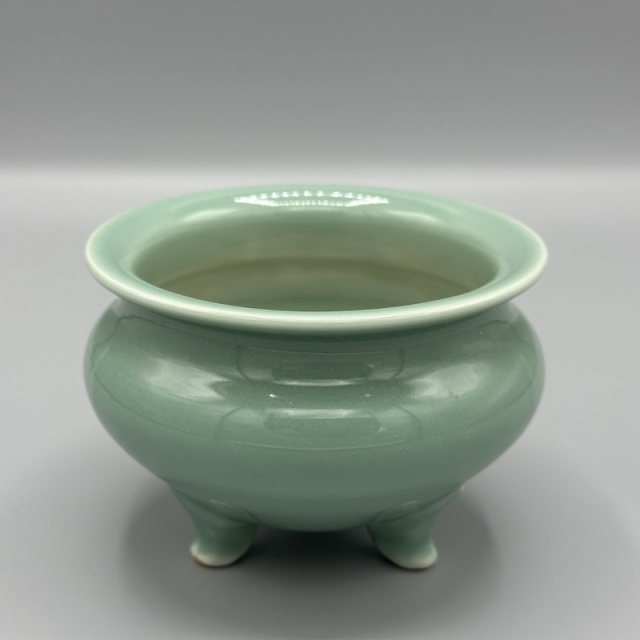 加藤 泰一 青磁袴腰香炉